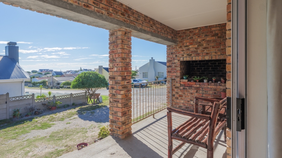 3 Bedroom Property for Sale in Struisbaai Western Cape
